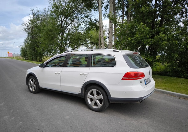 Volkswagen Passat cena 46900 przebieg: 233000, rok produkcji 2014 z Rzeszów małe 154